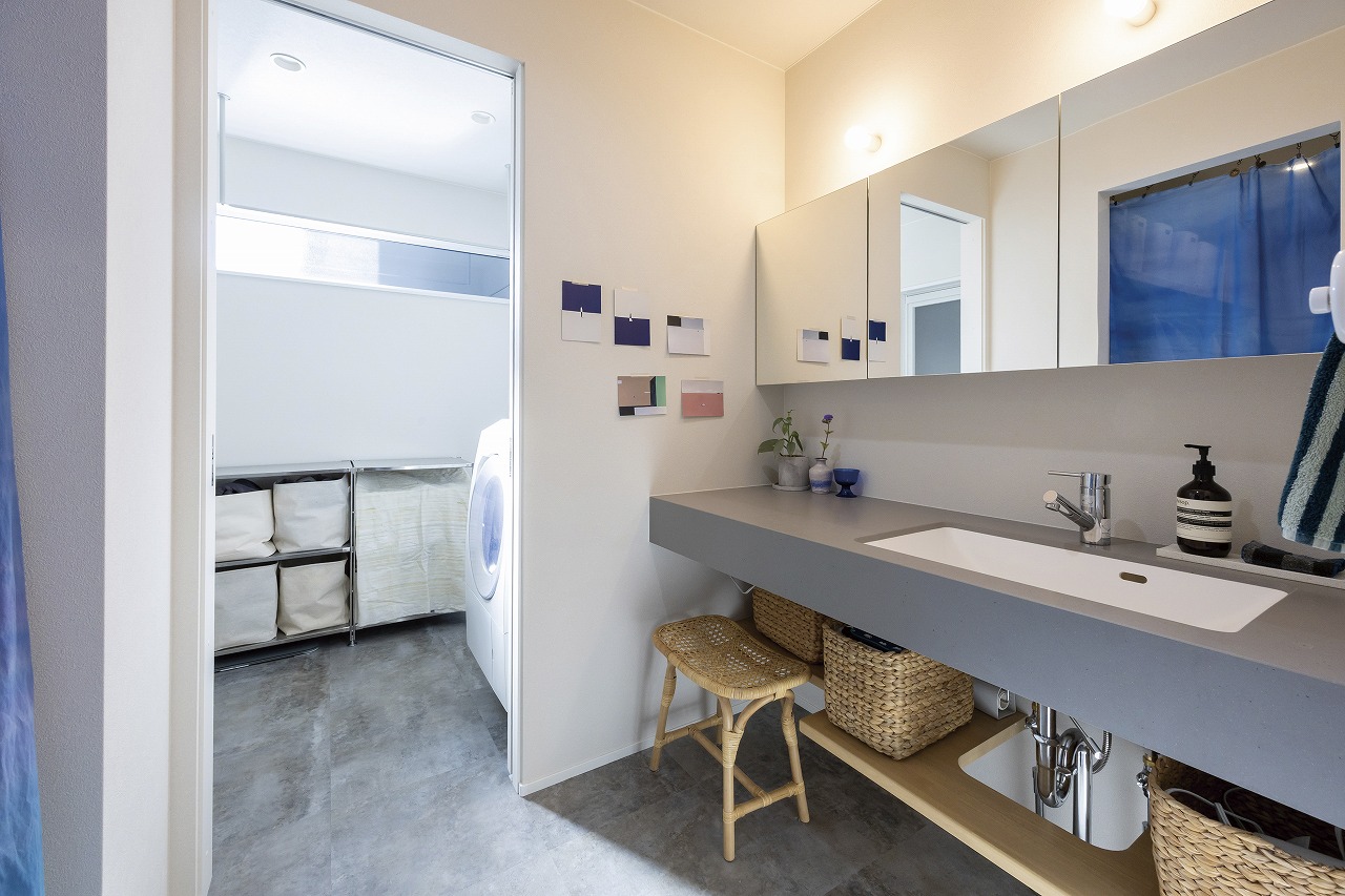 洗面とランドリールーム兼脱衣室